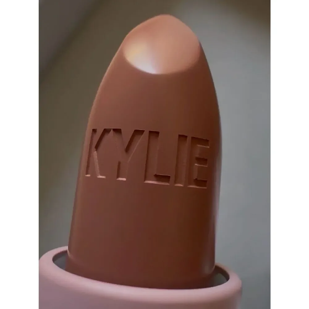 Kylie Cosmetics Crème Lipstick 613 Nude Taupe Brown Satin Finish Women
